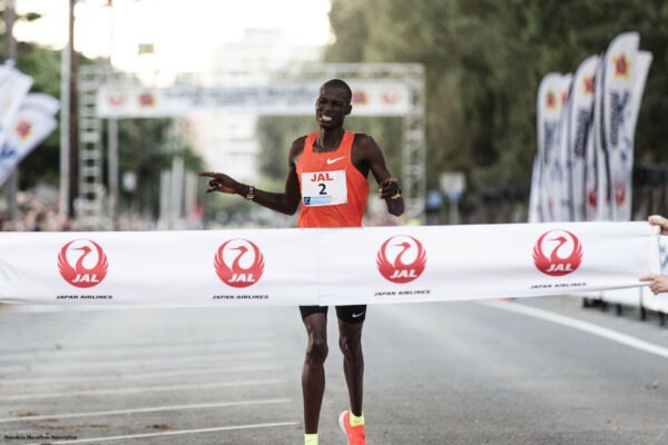 L’imperatore Tito a Milano: un maratoneta keniota trionfa per la seconda volta