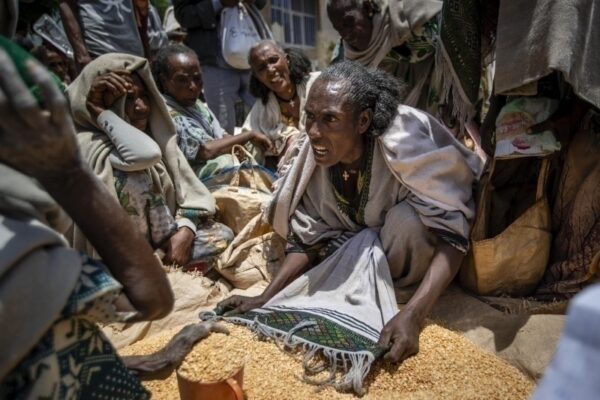 Etiopia: eritrei ancora in soccorso del governo: mancano cibo e servizi essenziali