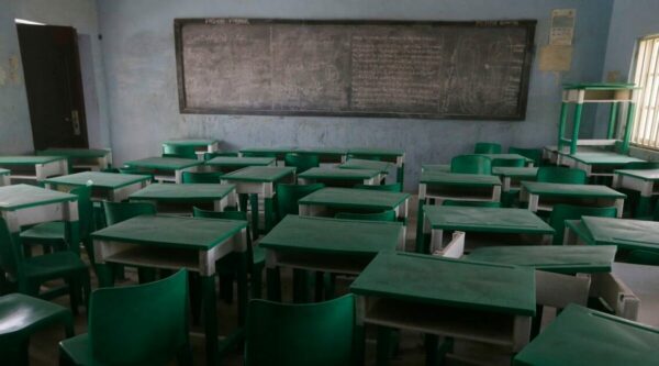 I gruppi armati rapiscono scolari e studenti: chiudono le scuole in Nigeria