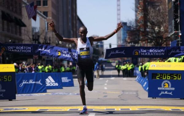 Un’onda nera invade la 126° maratona di Boston: gli atleti di Kenya e Etiopia conquistano tutti i primi posti