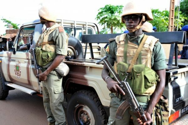 Retata antiterrorista in Mali: scambiati per jihadisti tre operatori umanitari tedeschi arrestati e poi rilasciati