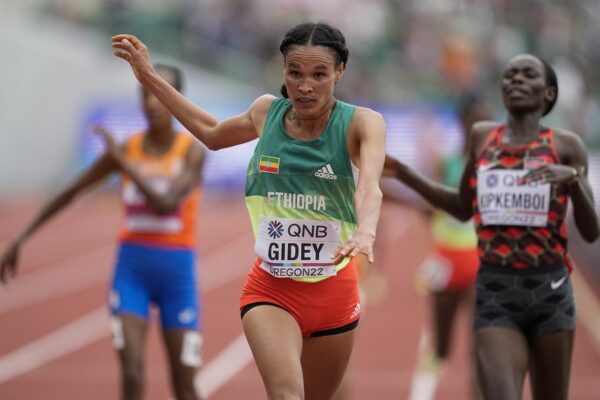 Marinava la scuola per non partecipare alle gare di corsa: ora un’etiope vince la medaglia d’oro ai mondiali di atletica