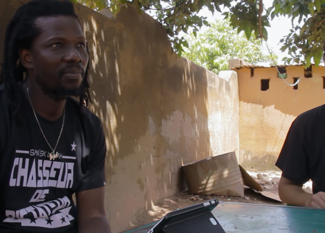 “Il Paese delle persone integre”: gli africani costretti a migrare dal Burkina Faso in un film presentato alla mostra di Venezia