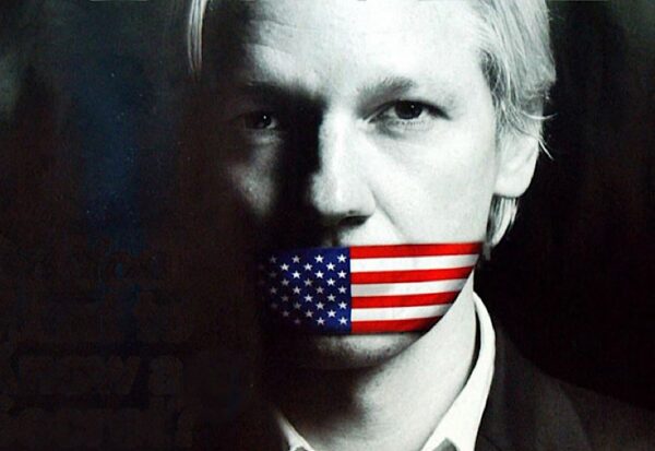 Per la giustizia americana Assange è un cybercriminale invece è semplicemente un giornalista