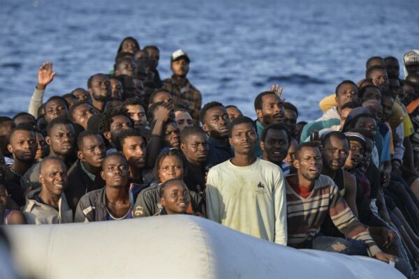 Accordo tra Mauritania e Spagna per bloccare i migranti in fuga verso le Isole Canarie e l’Europa