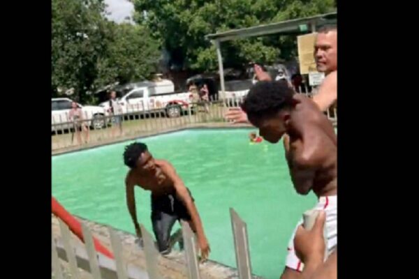 Torna lo spettro dell’apartheid in Sudafrica: afrikaner aggrediscono teenager in piscina