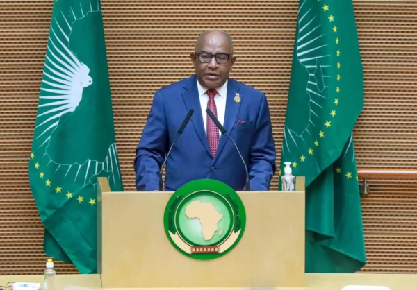 Il presidente comoriano Azali Assoumani, fortemente sponsorizzato da Parigi, alla guida dell’Unione Africana