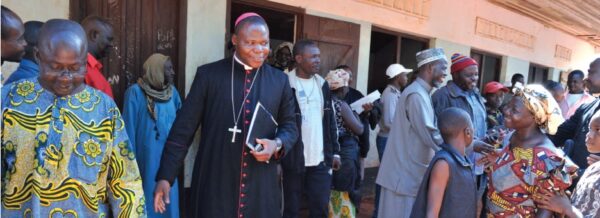 Cardinale rapito in Centrafrica: insorge la gente e dopo poche ore viene liberato