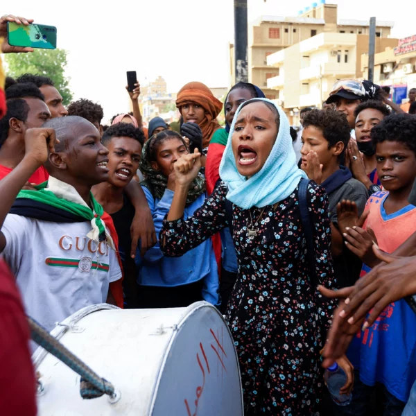 Il passaggio a un governo civile in Sudan può attendere: la popolazione di nuovo in piazza a protestare
