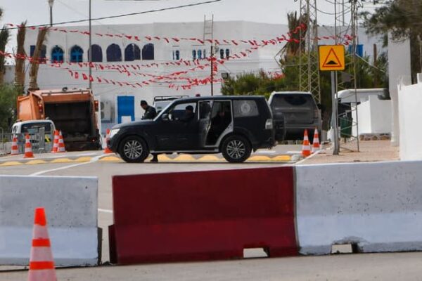 Tunisia: attentato davanti alla sinagoga di Gerba, evitata una strage