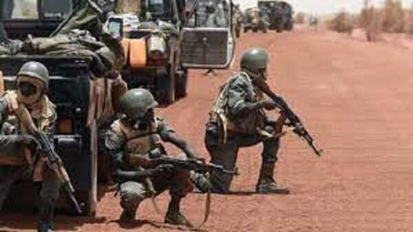 Commando di cento jihadisti in moto massacra un villaggio in Benin