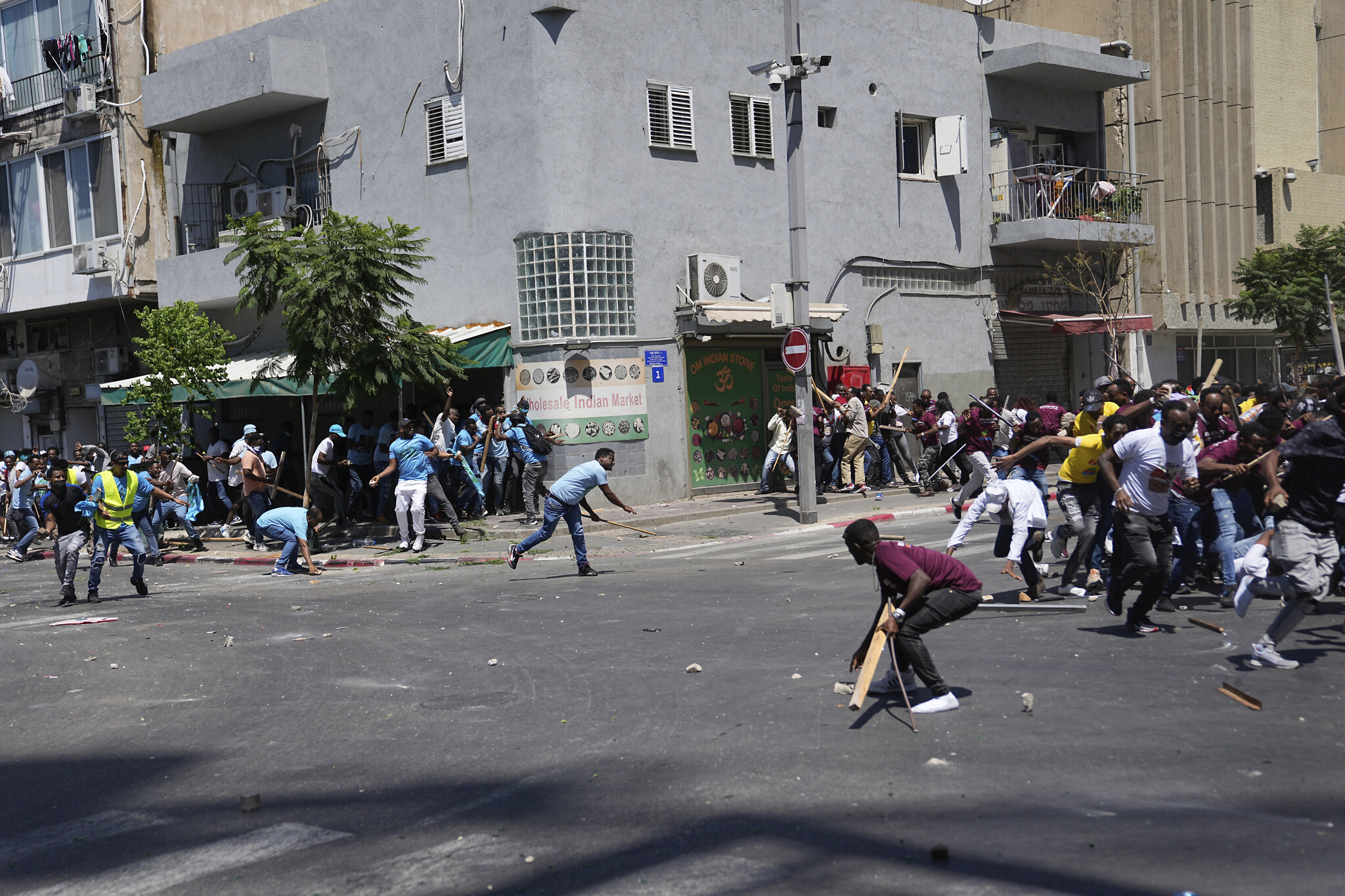 I tentacoli del regime di Asmara arrivano in Israele: battaglia urbana tra agenti del regime e rifugiati