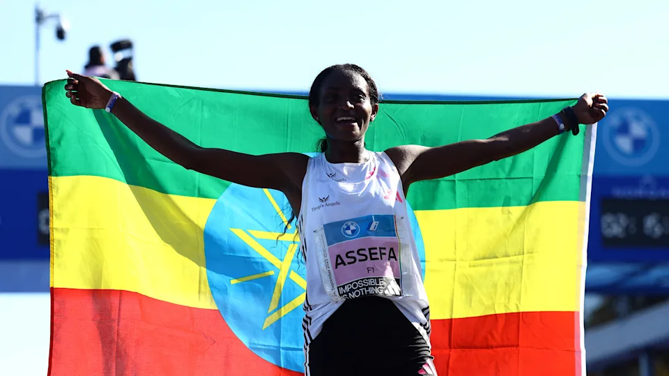 Gli atleti africani abbattono altri due muri alla maratona di Berlino
