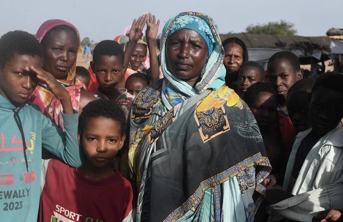Sudan: la guerra dimenticata del Sudan dopo otto mesi i morti sono 12 mila e gli sfollati e profughi oltre 6,7 milioni