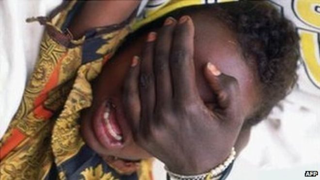 Gambia: la maggioranza del Parlamento chiede revoca della legge contro la mutilazione genitale femminile