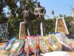 La-statue-des-chefs-de-Wagner-morts-dans-un-accident-davion-pres-de-Moscou-en-Russie