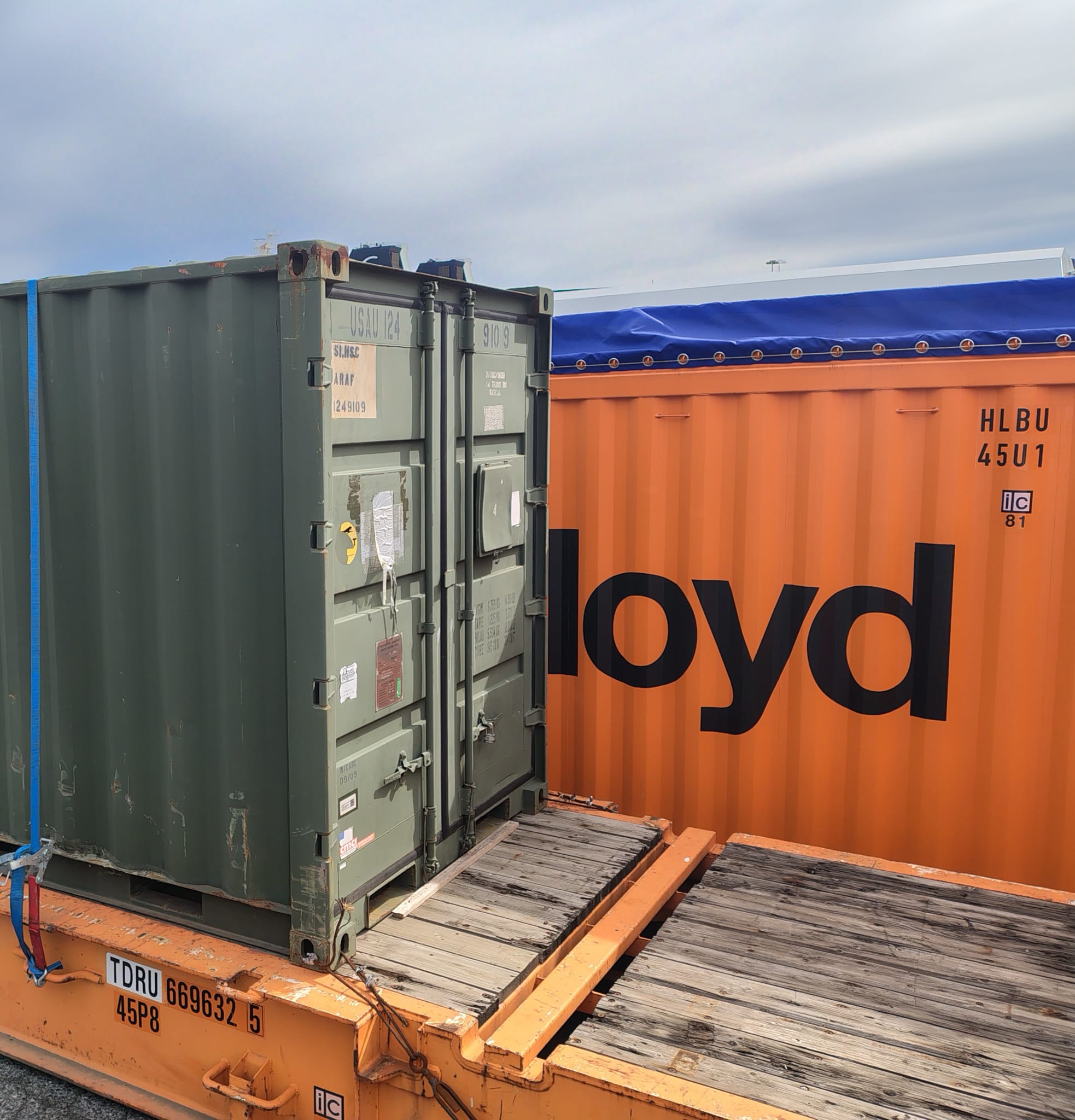 Il viaggio di un misterioso container stipato di armi dal Ghana alla base americana di Camp Darby in Toscana