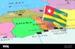 ghana-accra-bandiera-nazionale-fissata-sulla-mappa-politica-illustrazione-3d-2wakwpw