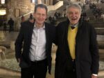 Graham Watson con il direttore di Africa Express in piazza di Spagna a Roma