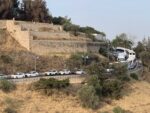 Fedeli in arrivo in occasione di una manifestazione religiosa.